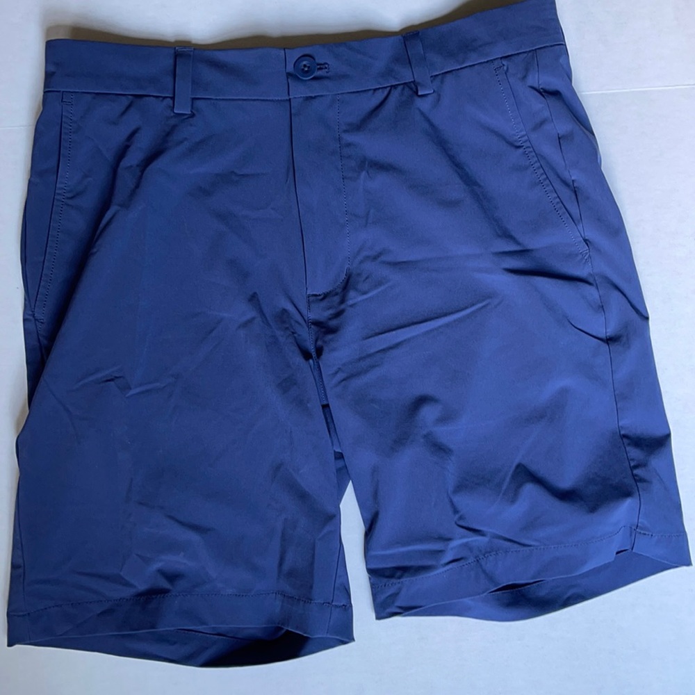 32” Vineyard Vines Golf Shorts